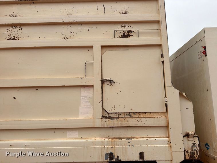 image for item EW8935 2015 Peterbilt 320 refuse truck