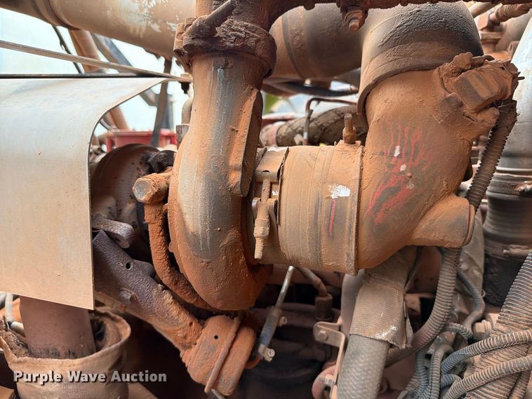 image for item EW8935 2015 Peterbilt 320 refuse truck