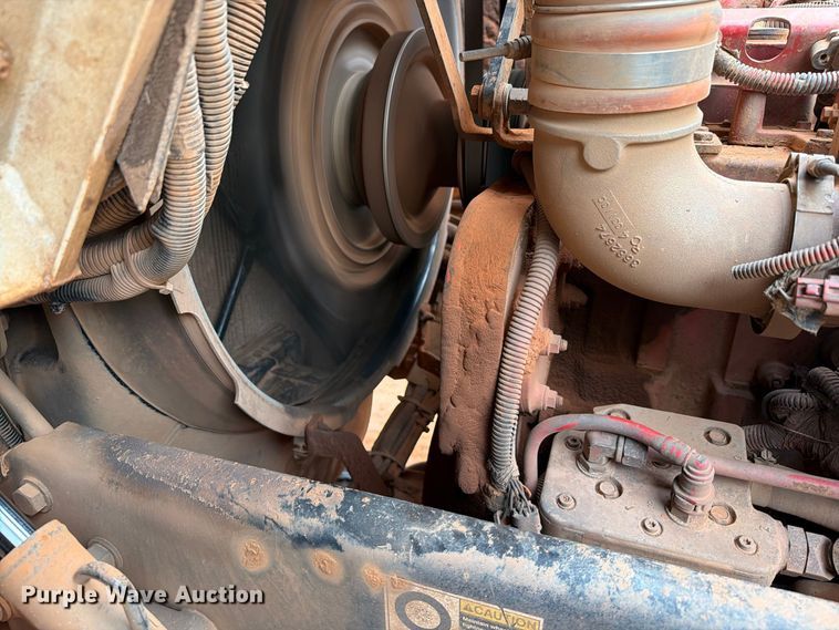 image for item EW8935 2015 Peterbilt 320 refuse truck