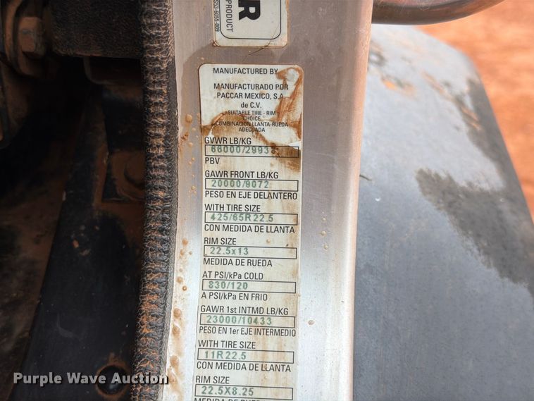image for item EW8935 2015 Peterbilt 320 refuse truck