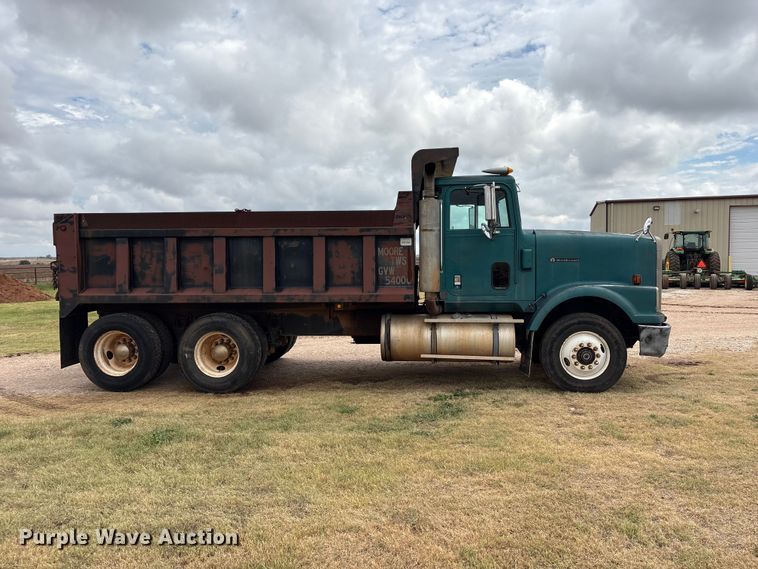 image for item EX0041 1993 International 9300 dump truck