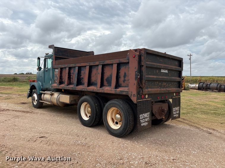 image for item EX0041 1993 International 9300 dump truck