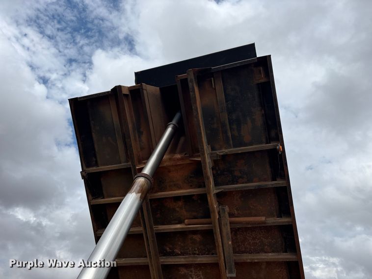 image for item EX0041 1993 International 9300 dump truck