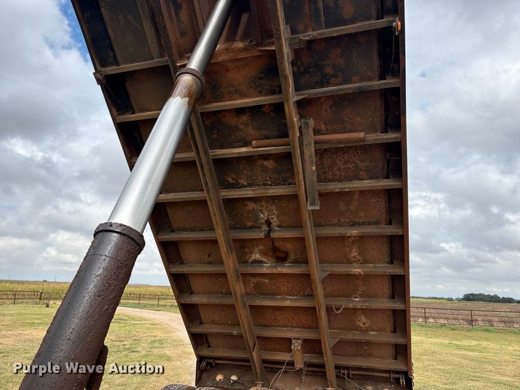 image for item EX0041 1993 International 9300 dump truck