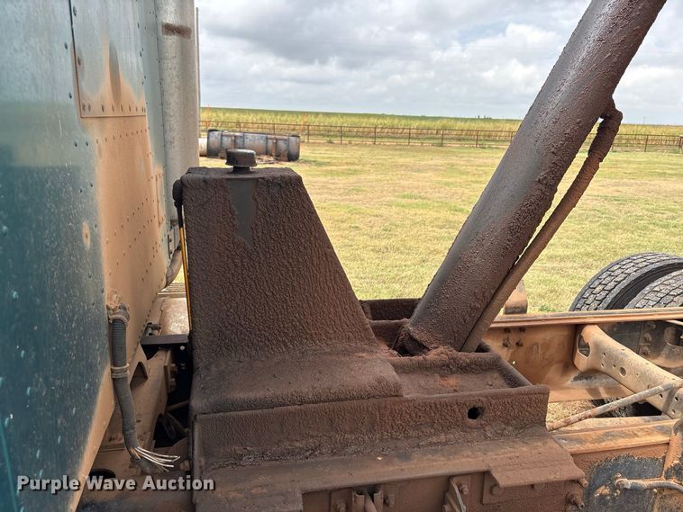 image for item EX0041 1993 International 9300 dump truck