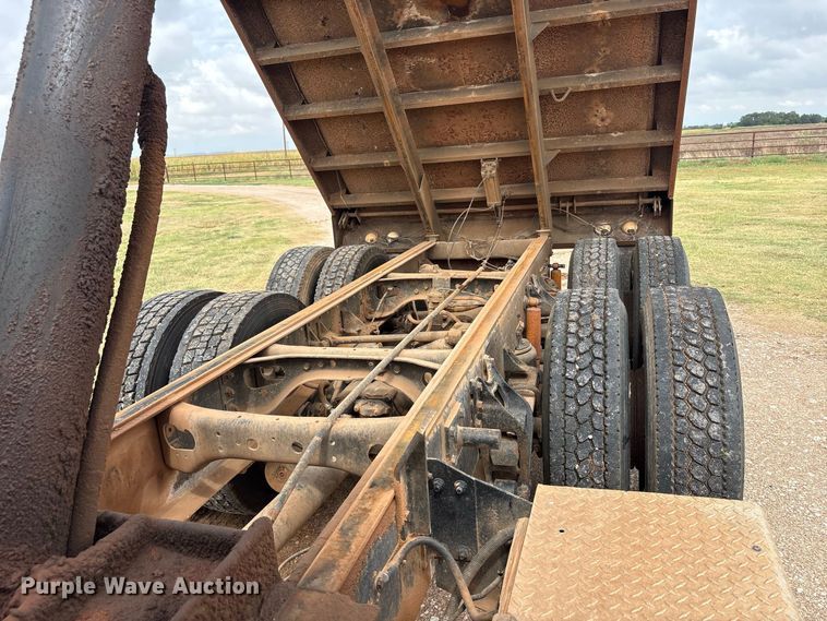 image for item EX0041 1993 International 9300 dump truck