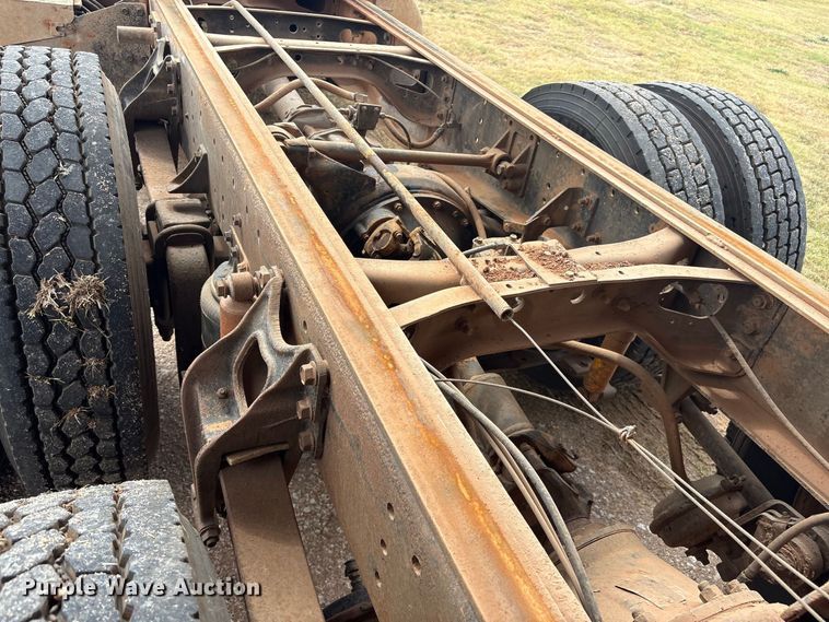 image for item EX0041 1993 International 9300 dump truck