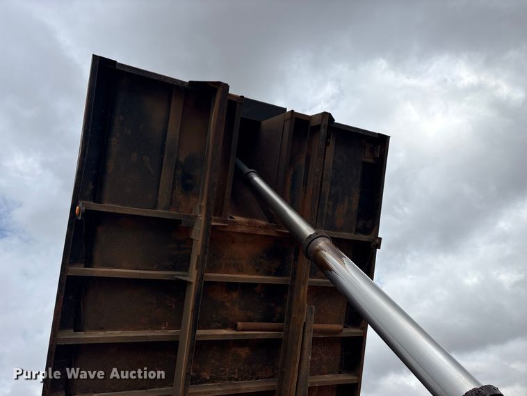 image for item EX0041 1993 International 9300 dump truck