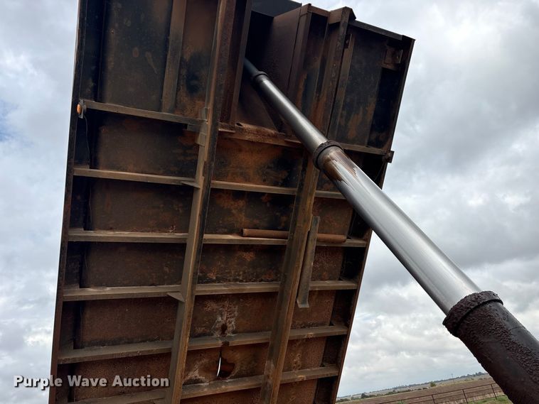 image for item EX0041 1993 International 9300 dump truck