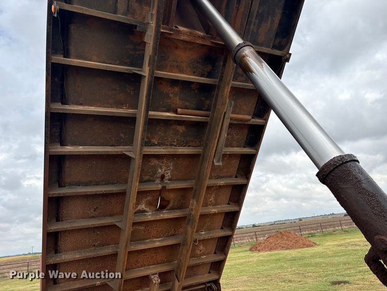 image for item EX0041 1993 International 9300 dump truck