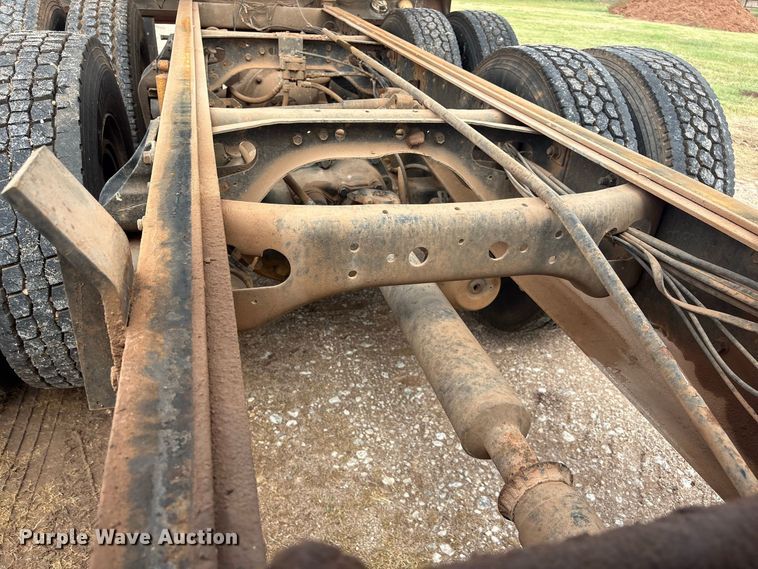 image for item EX0041 1993 International 9300 dump truck