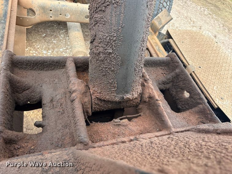 image for item EX0041 1993 International 9300 dump truck