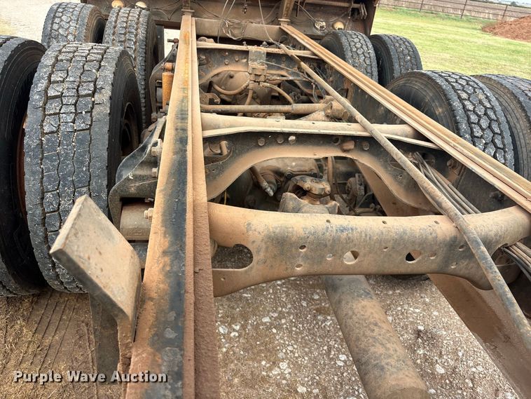 image for item EX0041 1993 International 9300 dump truck
