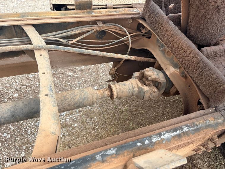 image for item EX0041 1993 International 9300 dump truck