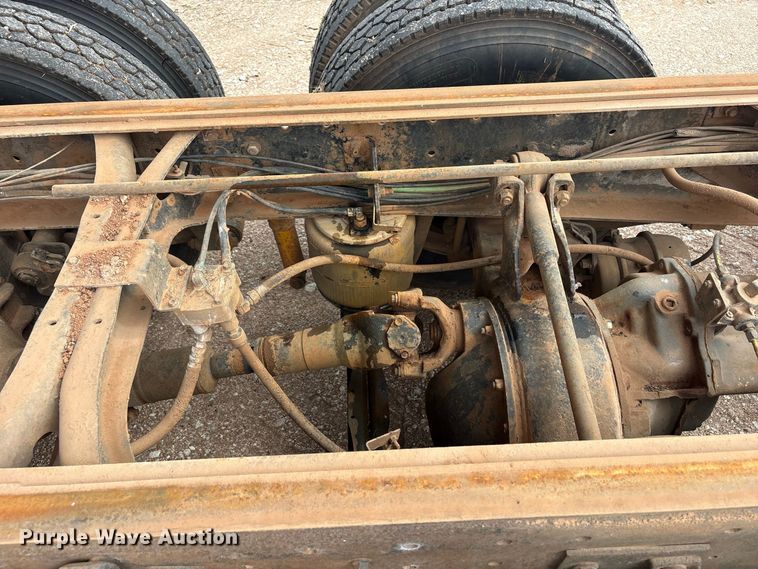 image for item EX0041 1993 International 9300 dump truck