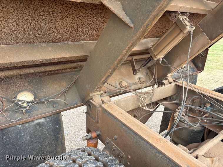 image for item EX0041 1993 International 9300 dump truck