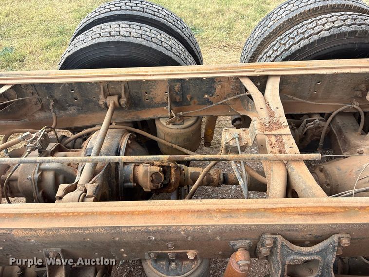 image for item EX0041 1993 International 9300 dump truck