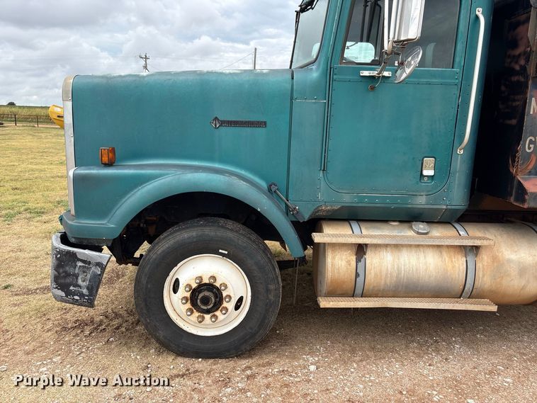 image for item EX0041 1993 International 9300 dump truck