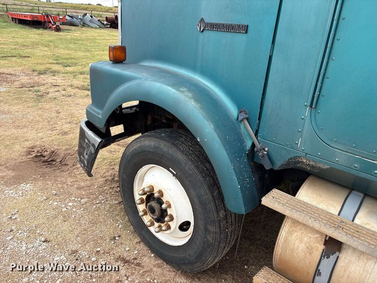 image for item EX0041 1993 International 9300 dump truck