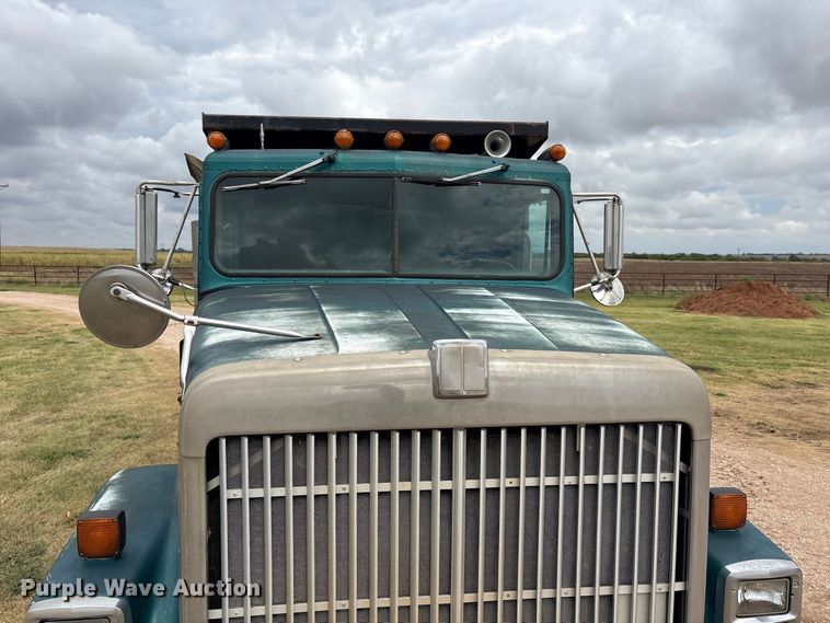 image for item EX0041 1993 International 9300 dump truck