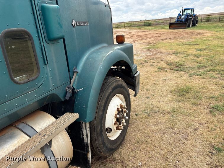 image for item EX0041 1993 International 9300 dump truck