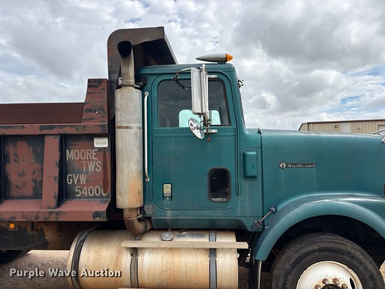 image for item EX0041 1993 International 9300 dump truck