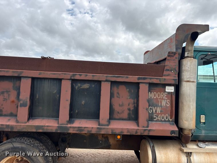 image for item EX0041 1993 International 9300 dump truck