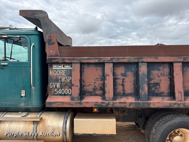 image for item EX0041 1993 International 9300 dump truck