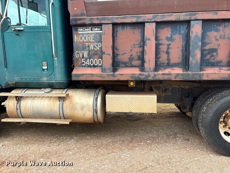 image for item EX0041 1993 International 9300 dump truck