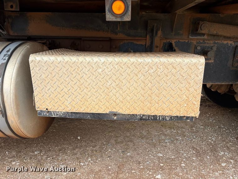 image for item EX0041 1993 International 9300 dump truck