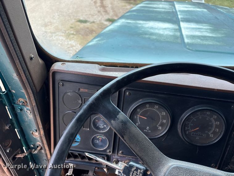 image for item EX0041 1993 International 9300 dump truck