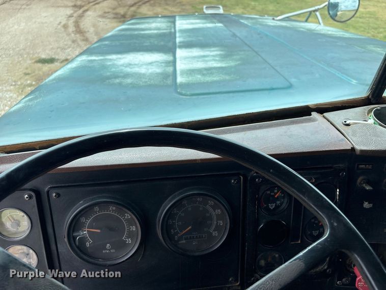 image for item EX0041 1993 International 9300 dump truck