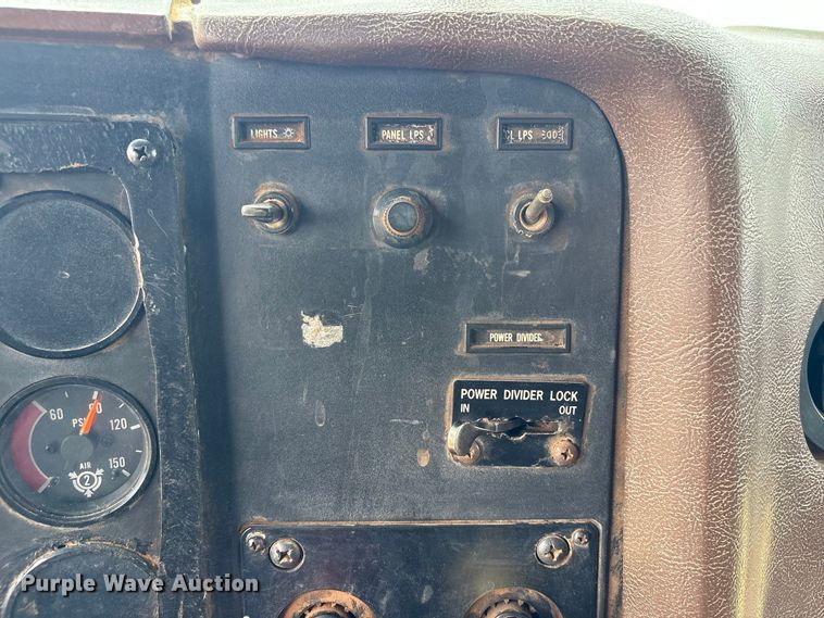 image for item EX0041 1993 International 9300 dump truck