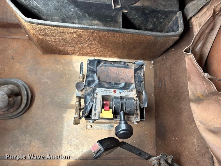 image for item EX0041 1993 International 9300 dump truck