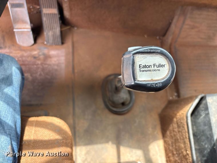image for item EX0041 1993 International 9300 dump truck
