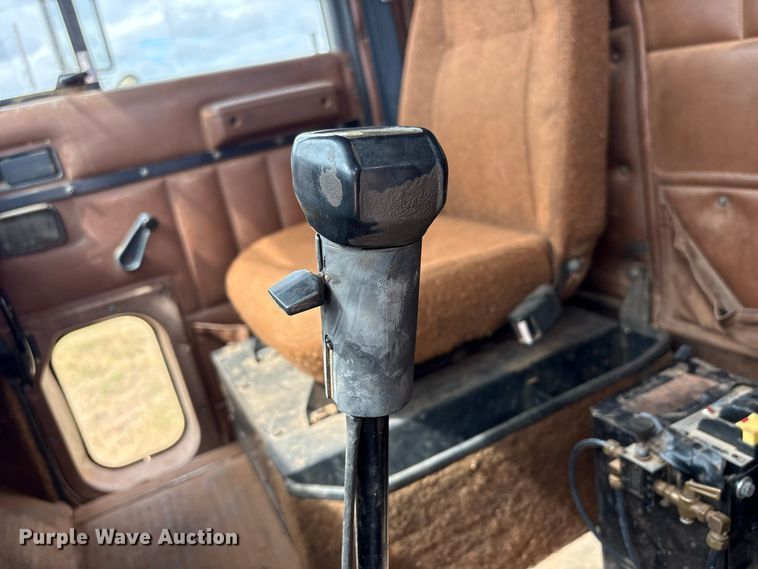 image for item EX0041 1993 International 9300 dump truck