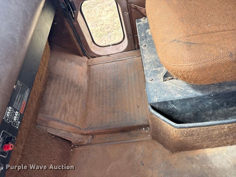 image for item EX0041 1993 International 9300 dump truck