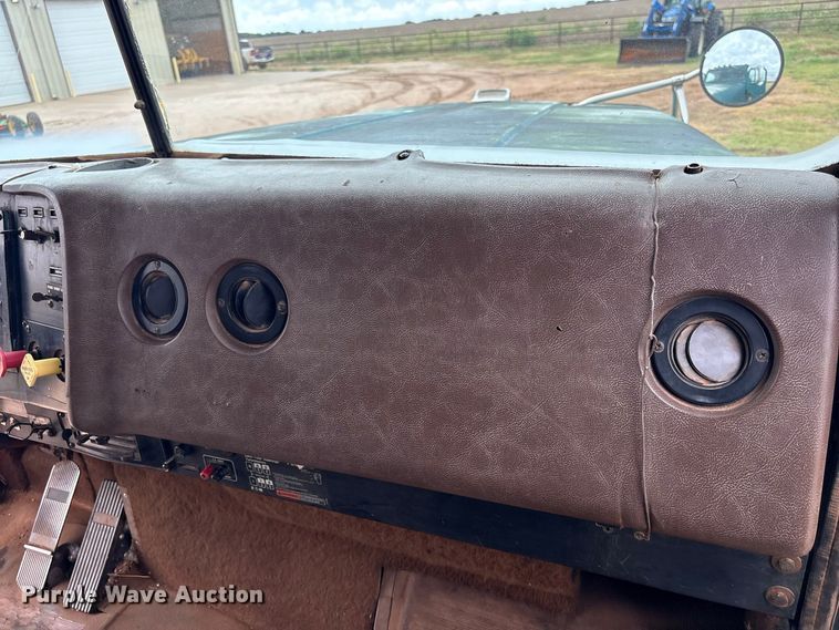 image for item EX0041 1993 International 9300 dump truck