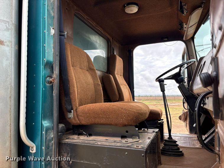 image for item EX0041 1993 International 9300 dump truck
