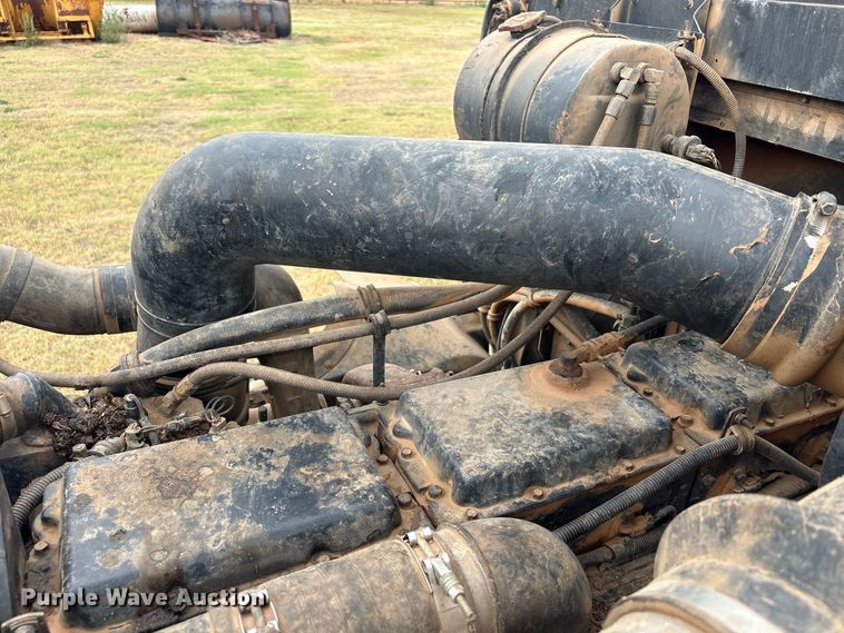 image for item EX0041 1993 International 9300 dump truck