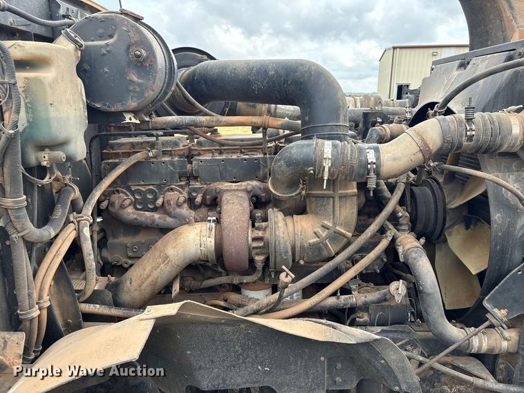 image for item EX0041 1993 International 9300 dump truck