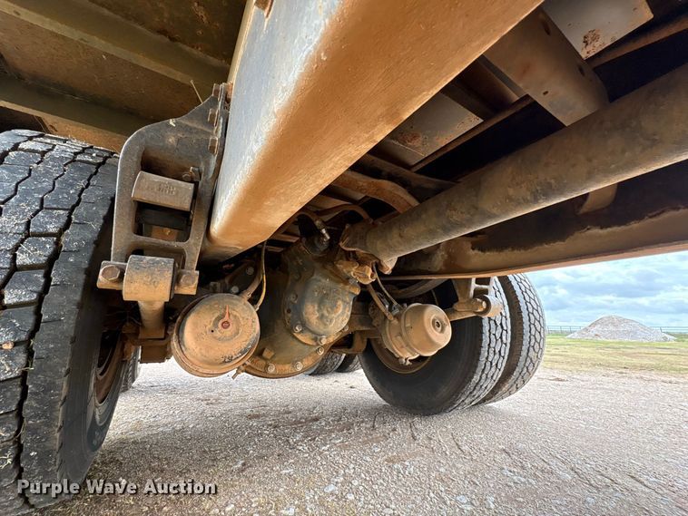 image for item EX0041 1993 International 9300 dump truck