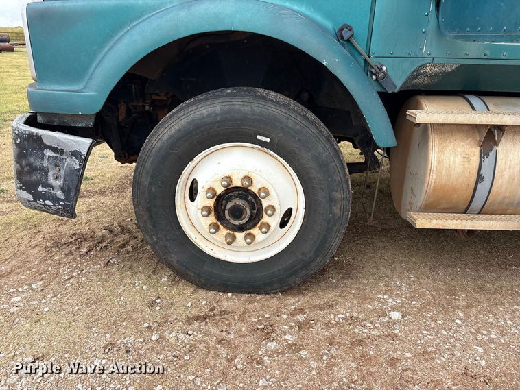 image for item EX0041 1993 International 9300 dump truck