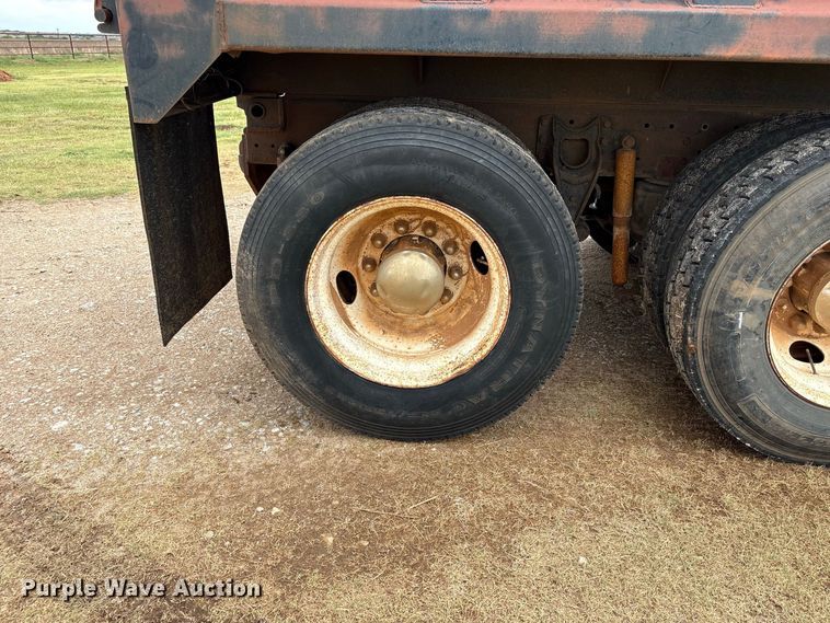 image for item EX0041 1993 International 9300 dump truck