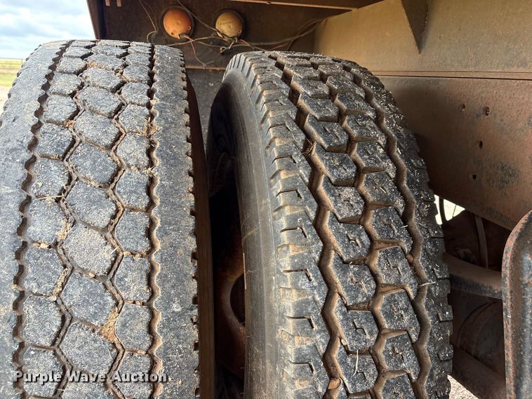 image for item EX0041 1993 International 9300 dump truck