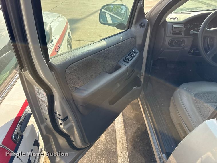 image for item EX2219 2004 Ford Explorer SUV
