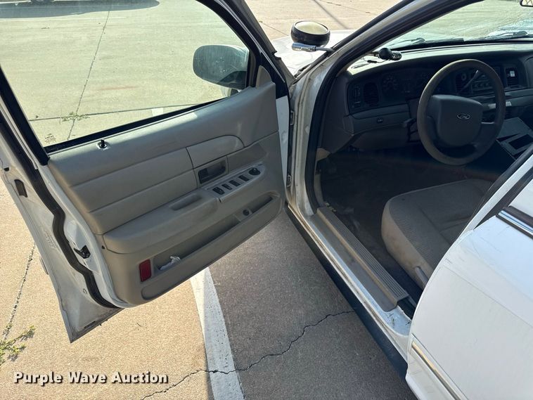 image for item EX2220 2010 Ford Crown Victoria Police Interceptor 
