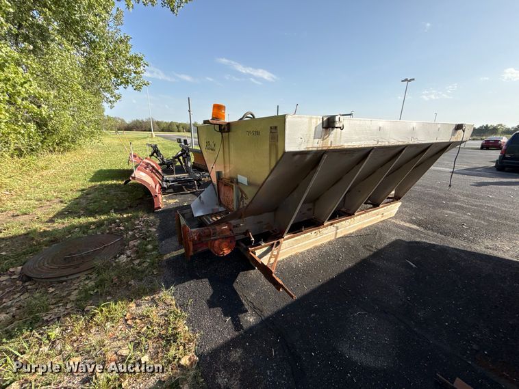 image for item EX2221 (2) spreaders