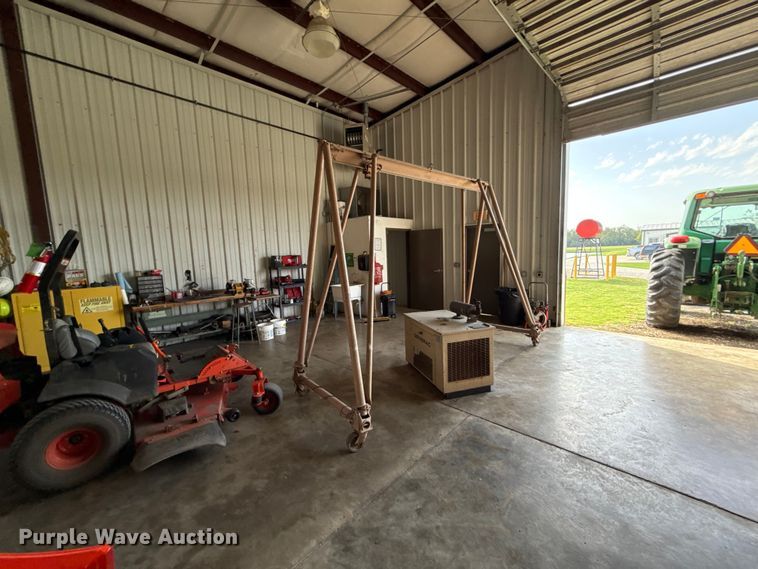 image for item EX2225 A frame hoist