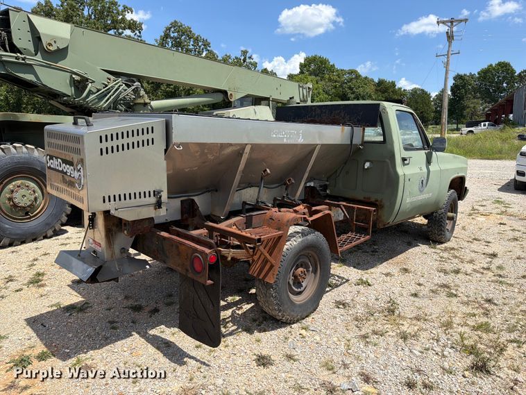 image for item EX2591 1986 Chevrolet D30 pickup truck cab and chassis